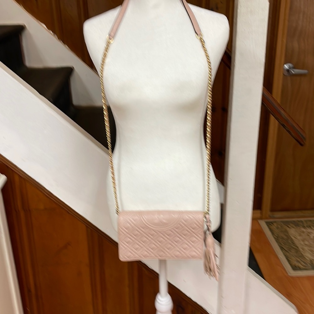 Tori Burch Fleming Pink Quilted Crossbody Wallet With Gold Chain